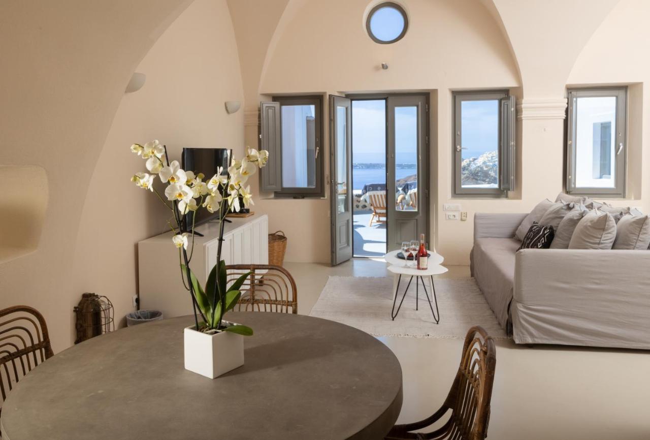 Hôtel Ikies Santorini à Oia  Extérieur photo